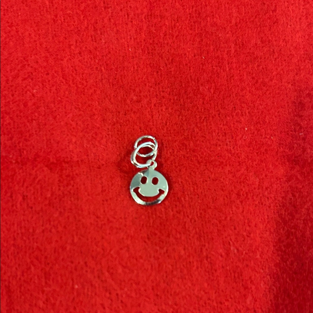 EUC Silver Smiley Face Charm